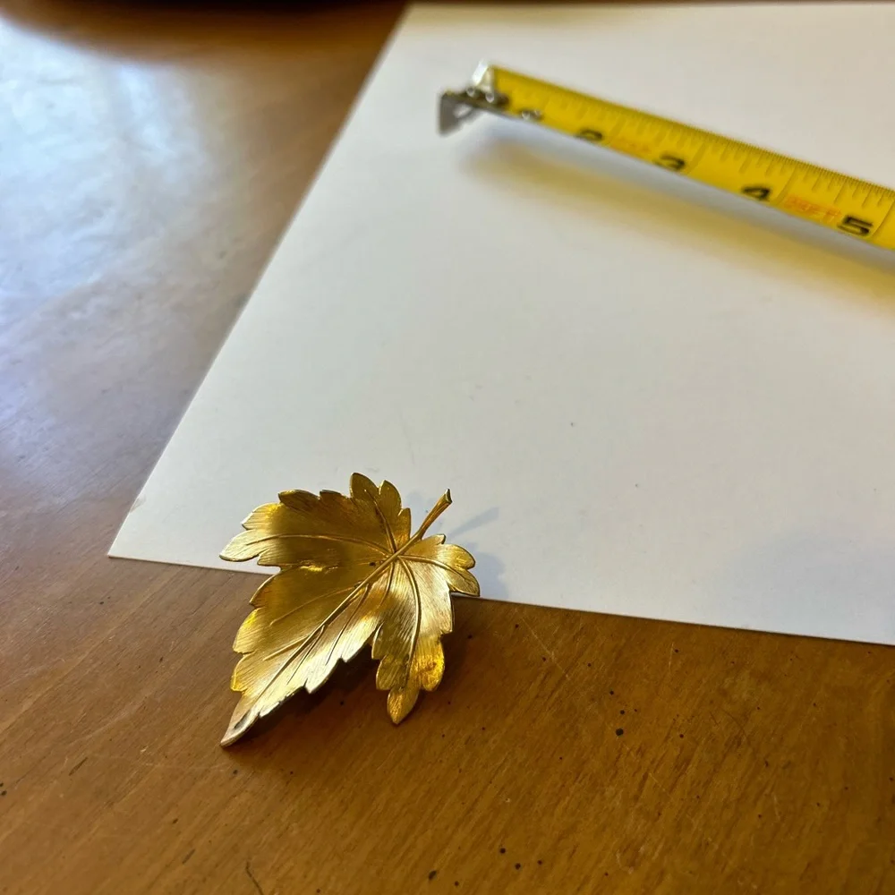 Glowing Vintage Leaf Brooch